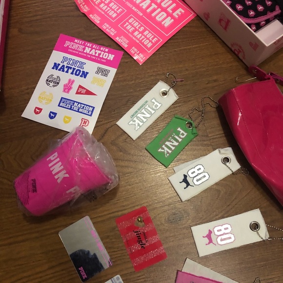 🔥Vs pink collectors items🔥 - Picture 3 of 11